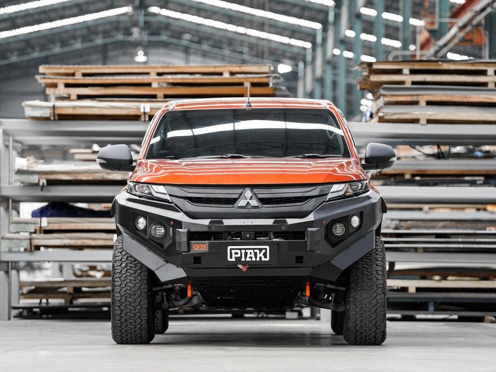 PIAK Elite Non Loop Bull Bar (Orange Recovery Points & Black Bash Plate) to suit Mitsubishi Triton (11-2018 to 11-2023) - PKEBMIT19ZB