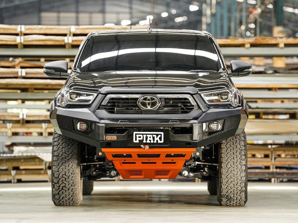 PIAK Elite Non Loop Bull Bar (Black Recovery Points & Orange Bash Plate) to suit Toyota HiLux (5-2020 to 12-2023) - PKEBTYH20BZ