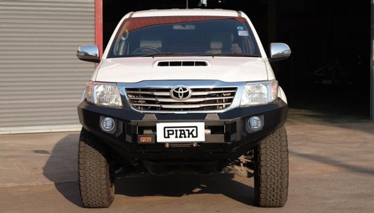 PIAK Elite Non Loop Bull Bar with Black Protection Plate to suit Toyota HiLux (9-2011 to 6-2015) - PKEBTYH11BB
