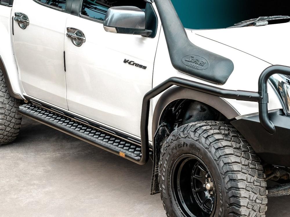 PIAK Elite Loop Bull Bar (Black Recovery Points Only) to suit Isuzu D-MAX (11-2016 to 6-2020)