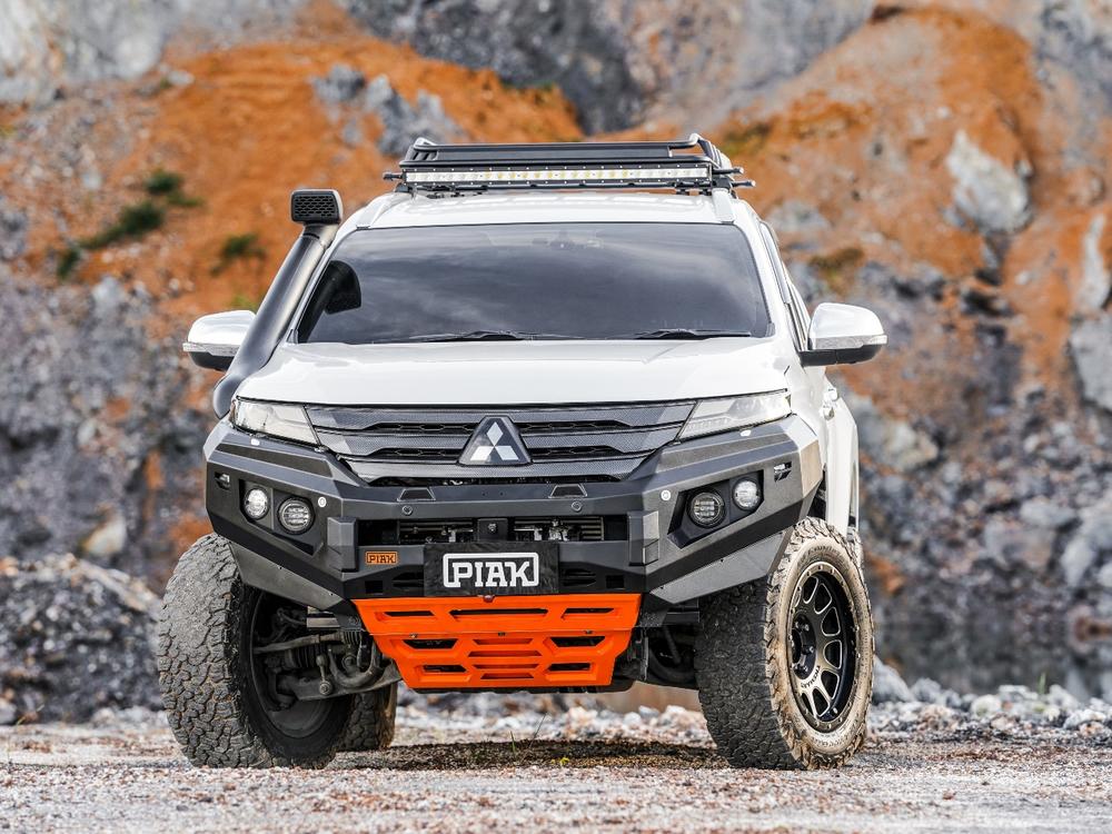 PIAK Elite Non Loop Bull Bar (Black Recovery Points & Orange Bash Plate) to suit Mitsubishi Pajero Sport QF (11-2019 to 2-2024) - PKEBMIP20BZ