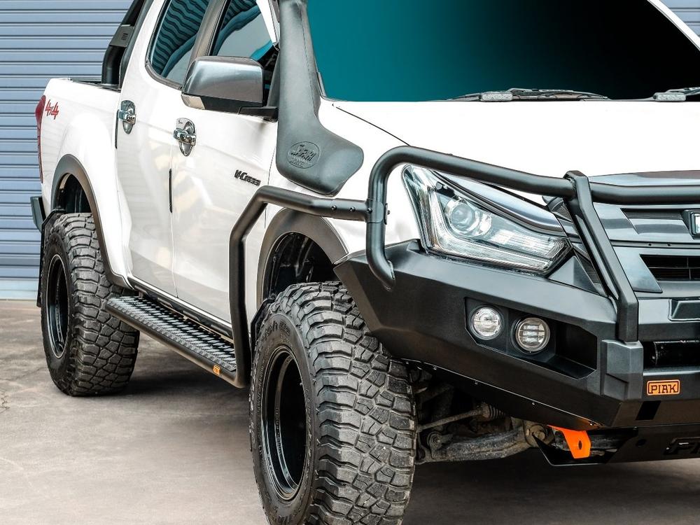 PIAK Elite Loop Bull Bar (Black Recovery Points Only) to suit Isuzu D-MAX (11-2016 to 6-2020)