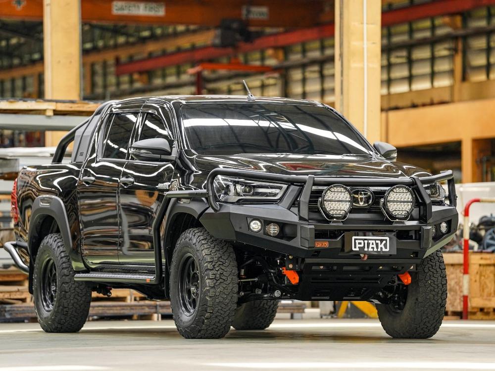 PIAK Side Rail to suit Toyota Hilux D-Cab (7-2015 on) - PKSRTYH15