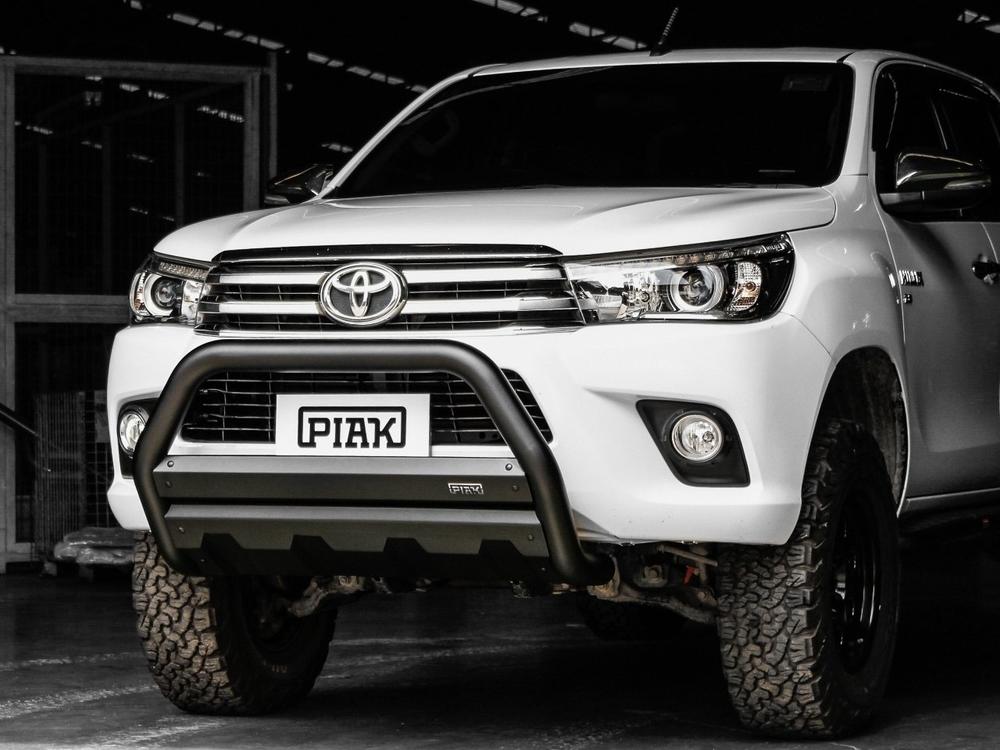 PIAK Nudge Bar to suit Toyota HiLux (7-2015 to 5-2018)