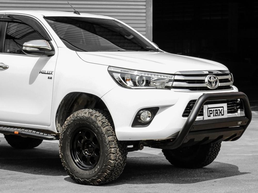 PIAK Nudge Bar to suit Toyota HiLux (7-2015 to 5-2018)